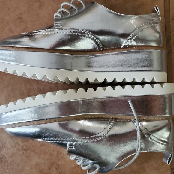 Silver Platform Women's Shoes - Picture 4 of 7